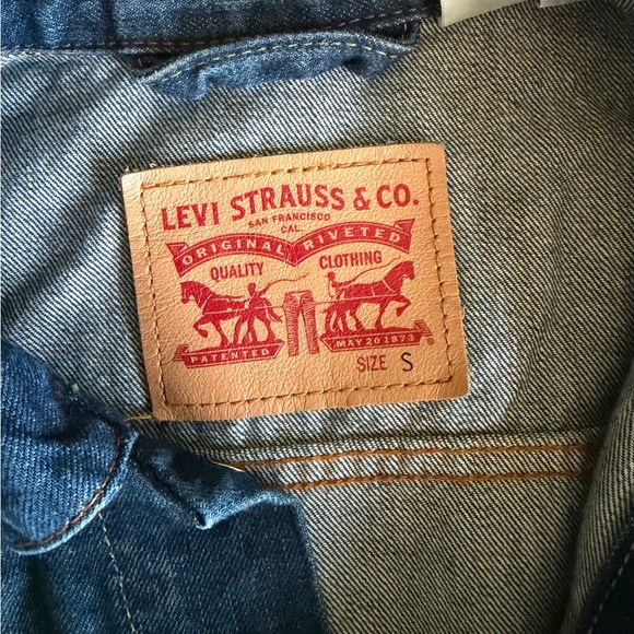Levi's Men's Indigo Denim Jacket - Picture 3 of 15